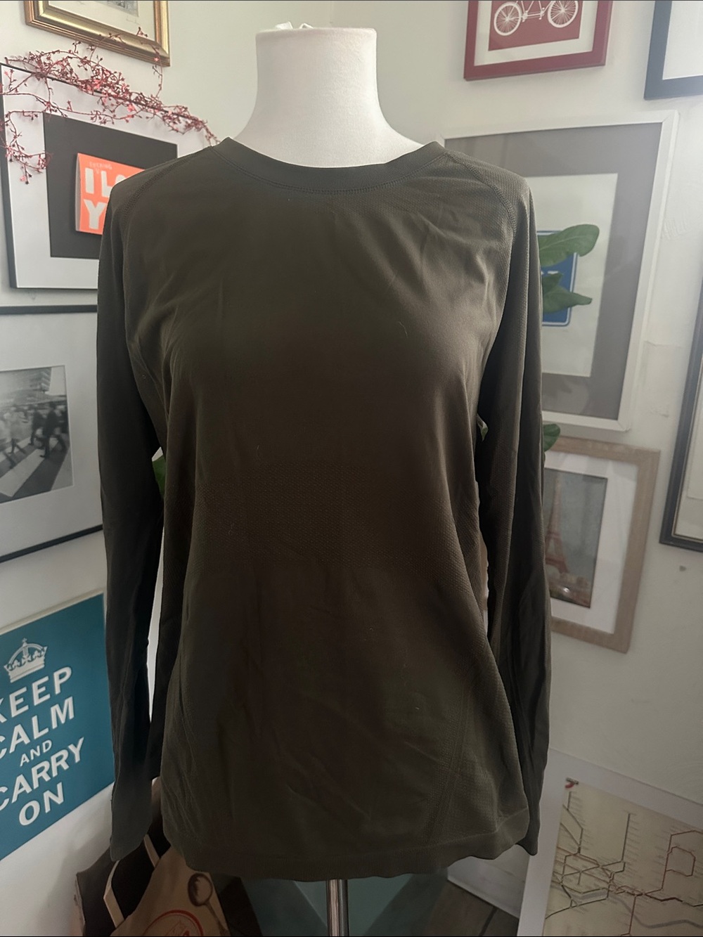 Athleta Olive Green Long-Sleeve Crewneck Top Large